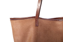 Load image into Gallery viewer, Coupe de Cheveux Tote detail
