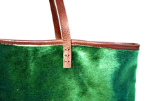 Load image into Gallery viewer, Coupe De Cheveux Tote detail
