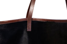 Load image into Gallery viewer, Coupe de Cheveux Tote Detail
