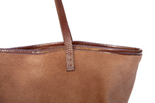 Load image into Gallery viewer, Coupe de Cheveux Tote detail
